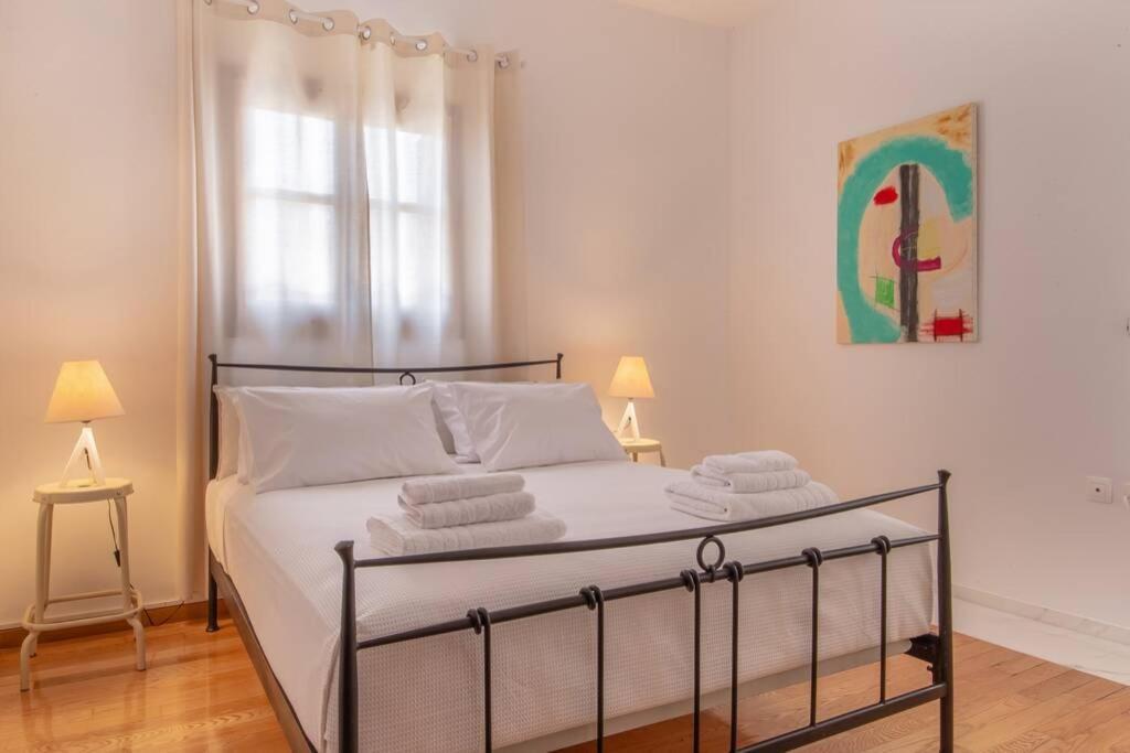 Seaview Stylish Flat In Andros - Walk To Beach Extérieur photo